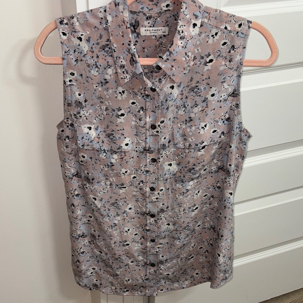 Equipment Femme sleeveless silk button-down shirt with a watercolor floral print